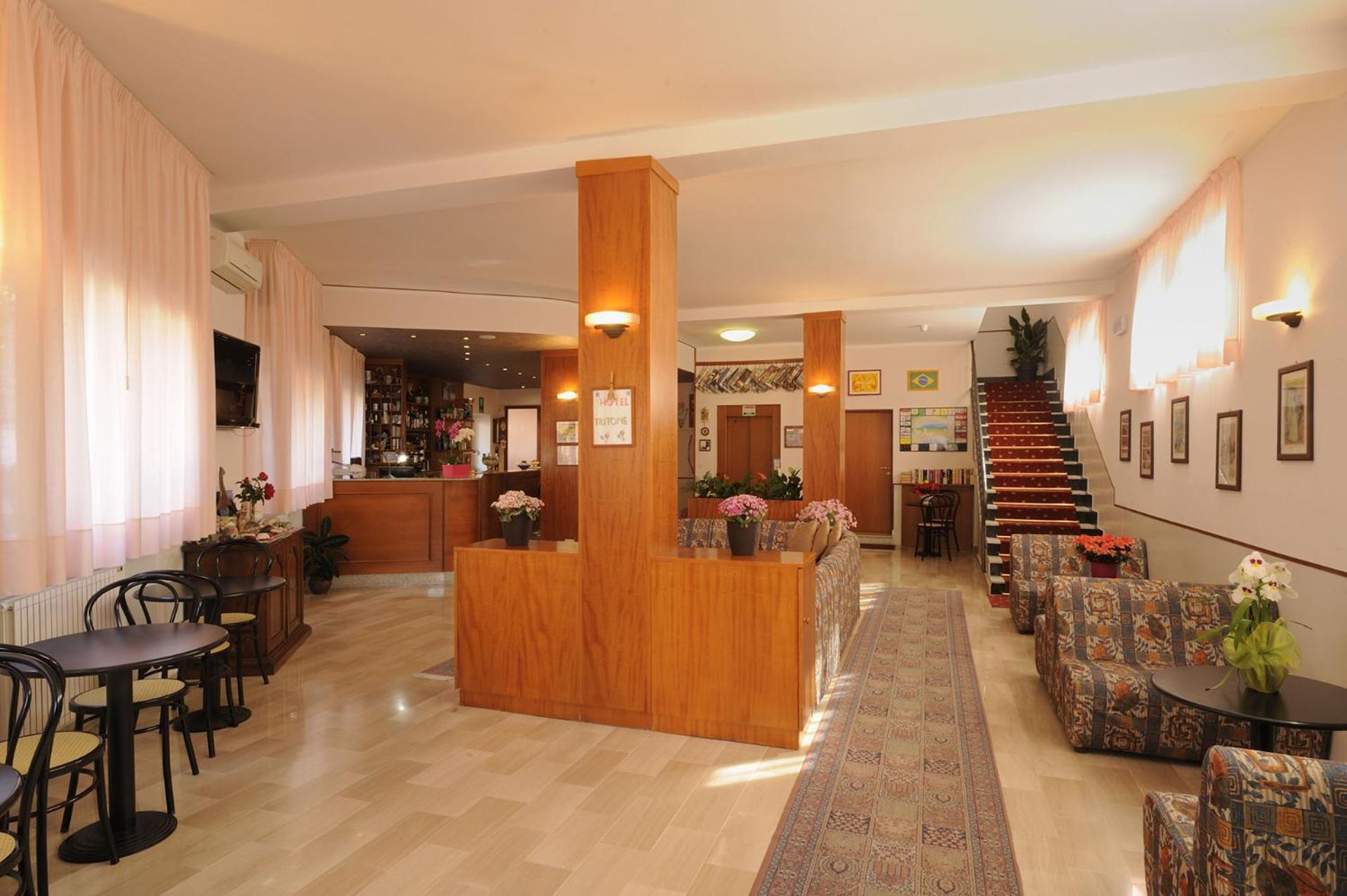 Hotel Tritone Laigueglia Buitenkant foto