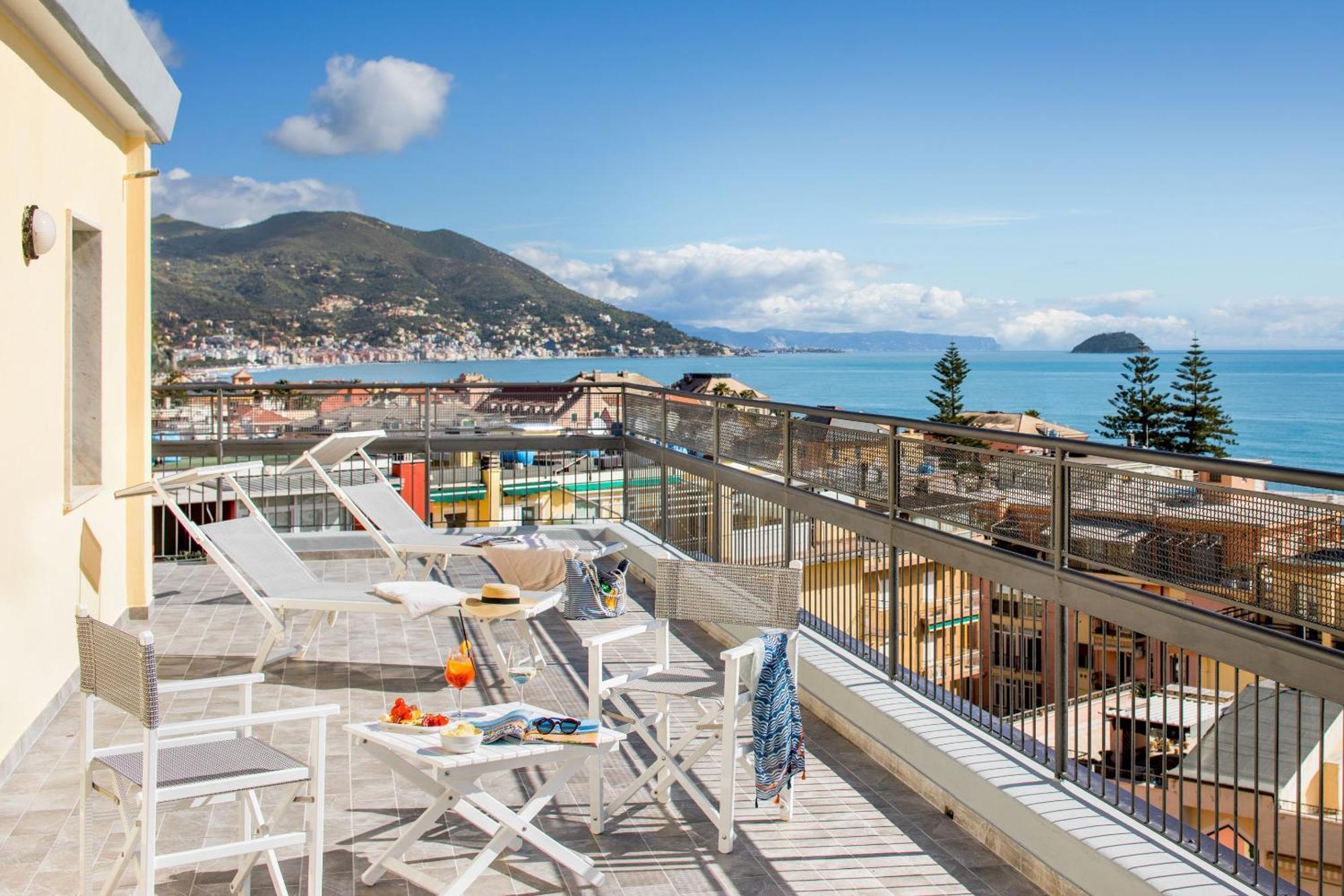 Hotel Tritone Laigueglia Buitenkant foto